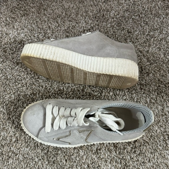 The Shoe Box Platform Tennis Shoes Size 6 - Picture 13 of 13